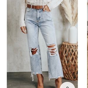 Cropped Distressed Jeans